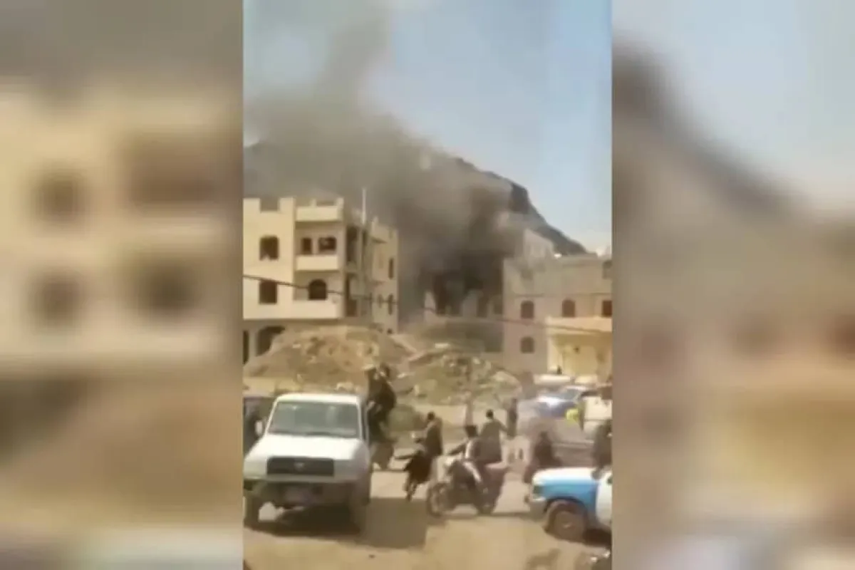 مليشيا الحوثي في صنعاء تُحرق وتفجر منزل العميد فضل الصايدي المختطف في سجونها